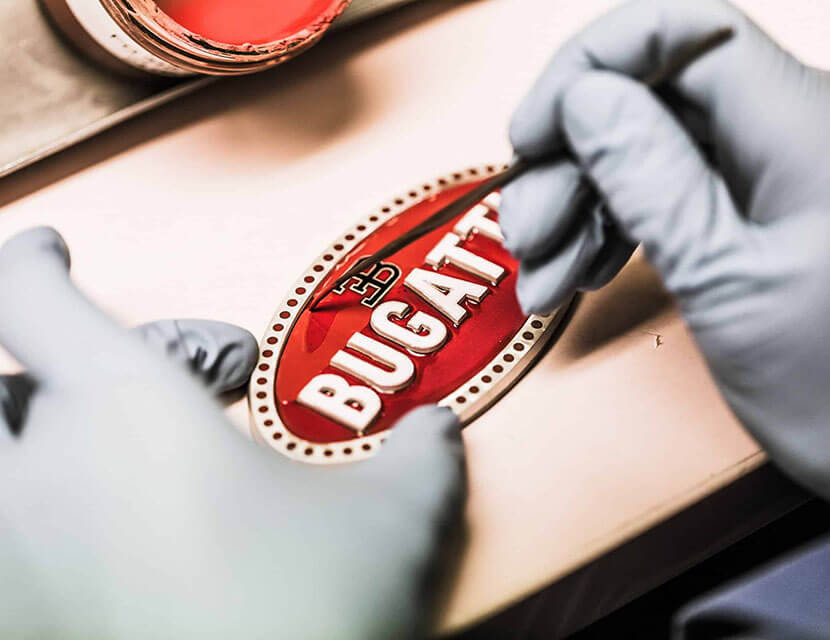 Что вы знаете об истории логотипов французских марок