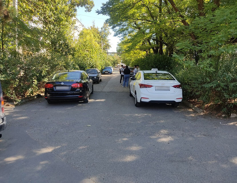 Дорожное хамство: когда водители перекрывают выезд