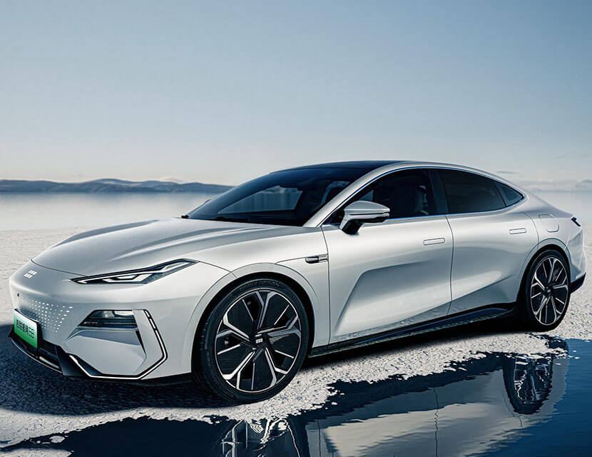 Galaxy E8, новый Changan CS95 и Range Rover Елизаветы II