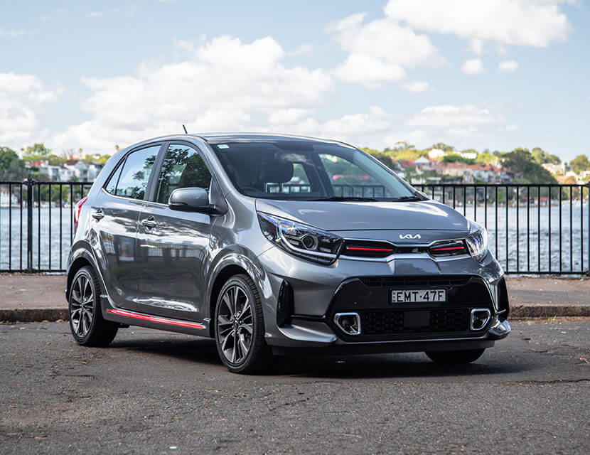 Обновленный Kia Picanto, лимитки «Патриот» и электровелик Peugeot