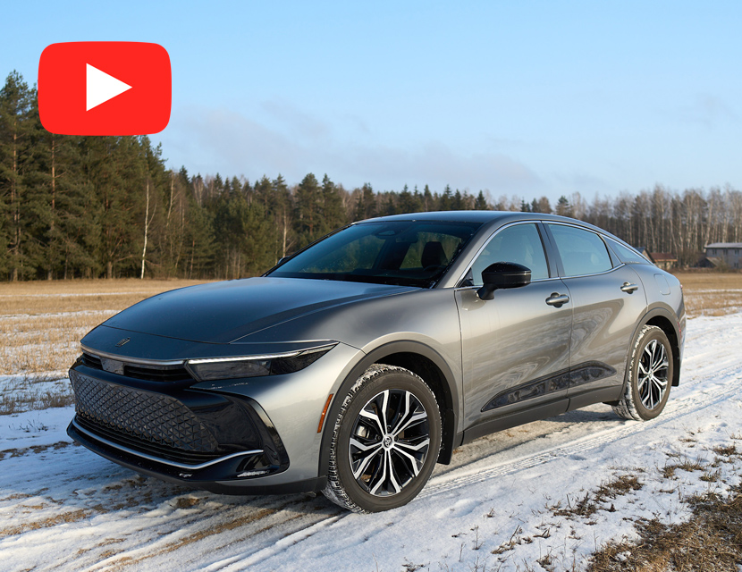 Toyota Crown 2.5 Hybrid G 4WD: седан с расходом Prius