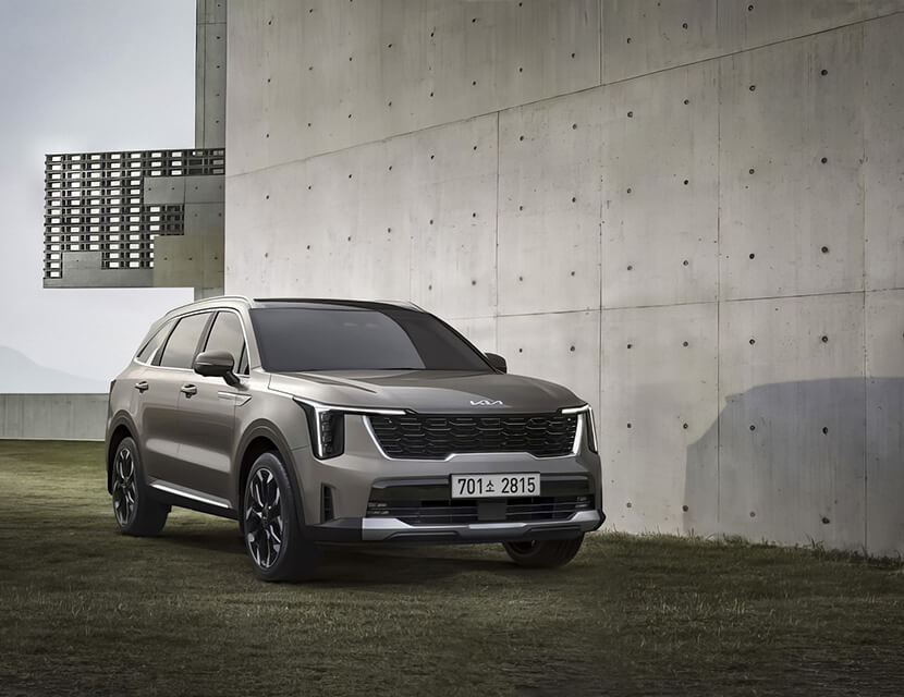 Рестайлинг Kia Sorento, обновление Ford Transit и Aston Martin 007