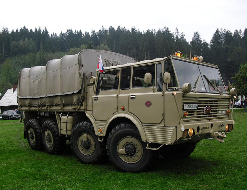 Праздник винтажного транспорта в «Индиана Джонс и Колесо судьбы»