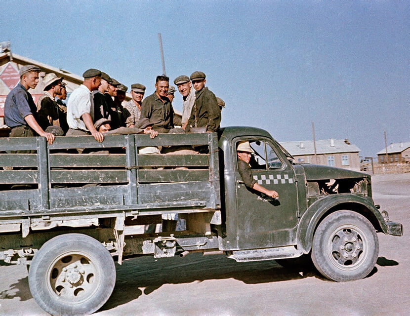 В пути шофер-дальнобойщик