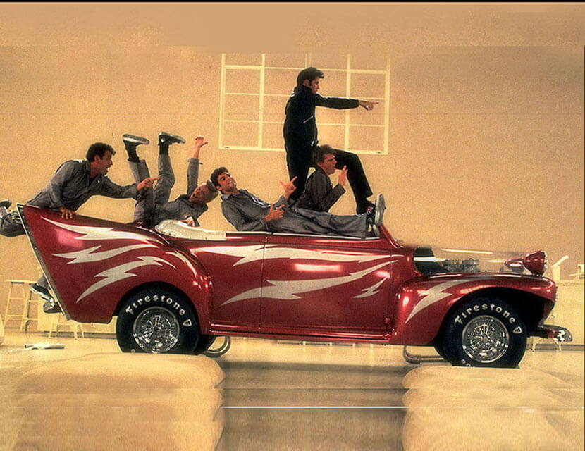 Чтобы не сохло и не скрипело: что и чем смазывать в авто