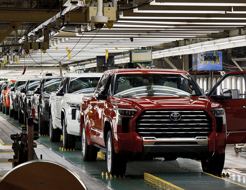 Прибыль Toyota снова выросла благодаря гибридам