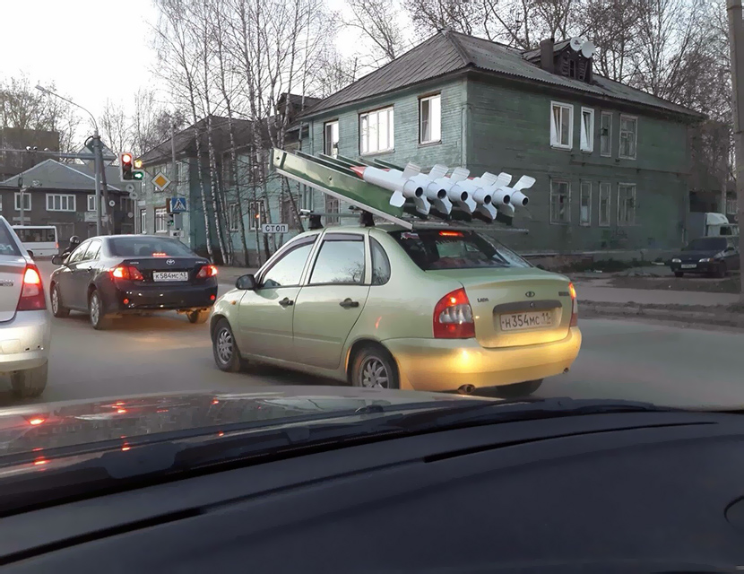 «В машине странно пахнет? Что вы хотите: в ней двести «лошадей»