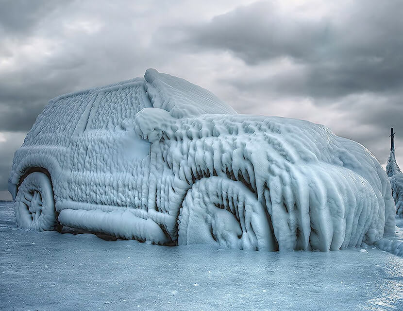 Наледь на авто – беда для водителя и окружающих