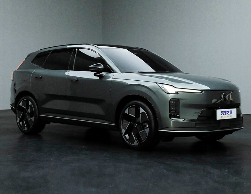 Новые Volvo XC70 и Denza N8L, мебель в стиле Mercedes-AMG