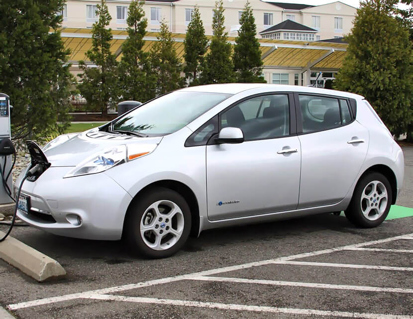 Забываем про бензин – ищем электрозарядки  