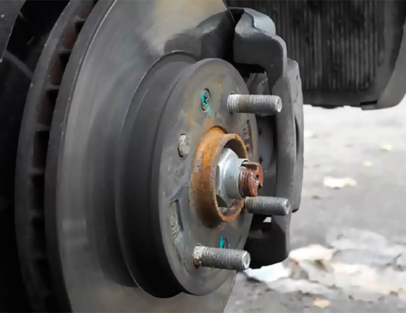 Кто ответит, если на сервисе сломали шпильку колеса