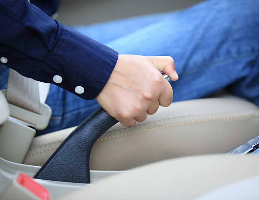 Зачем нужен ручной тормоз