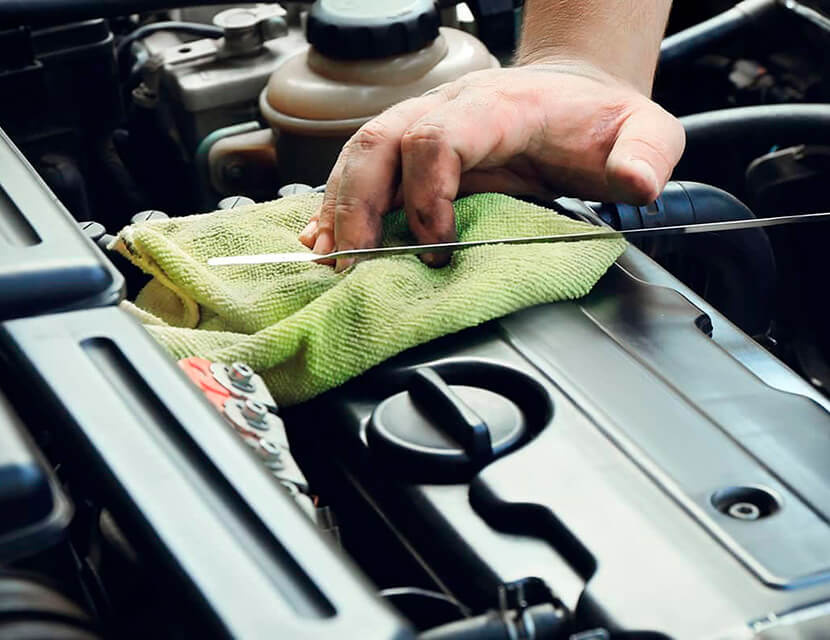 Знаете ли вы, как проверить уровень масла в двигателе