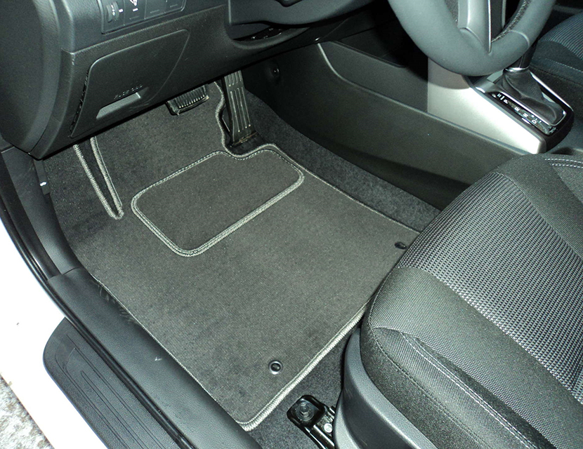 Коврики в авто: резина, ворс или полиуретан