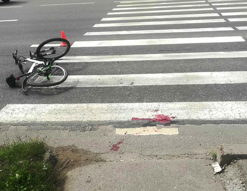 Велосипедист против пешехода 