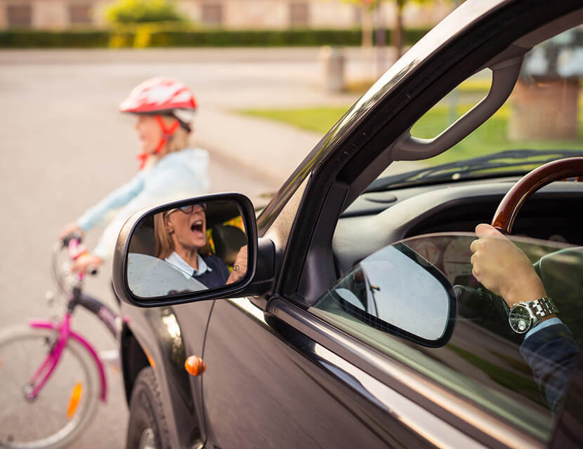 Уплотнение парковок: что делать, если ребенок повредил авто