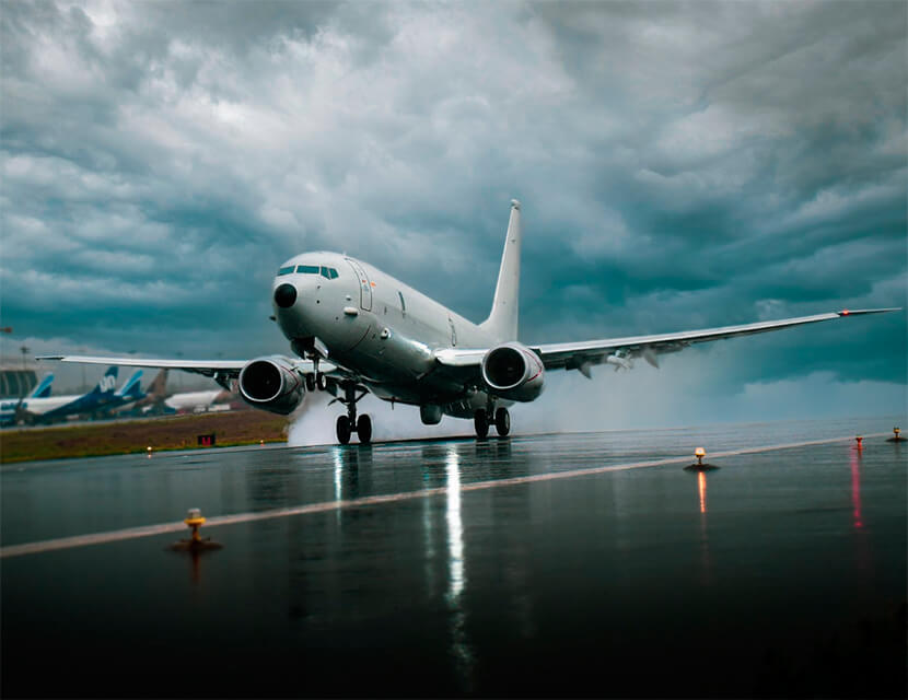 Знаете ли вы, в какие шины «обуты» колеса самолета