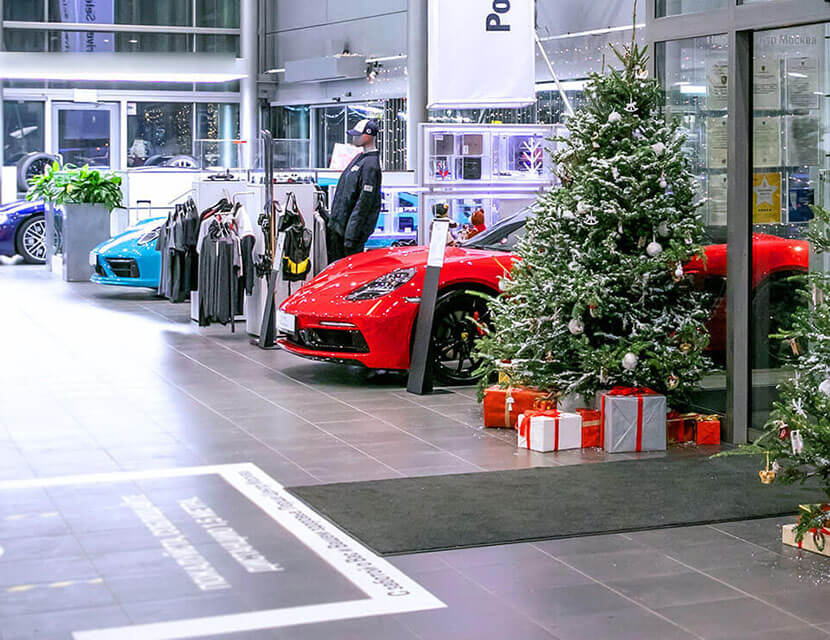 Что подарить: новогодние товары от автобрендов